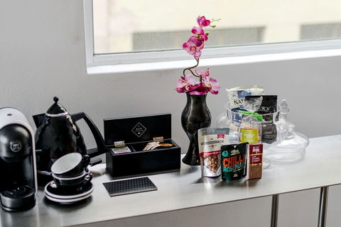 Adelphi Hotel - Holiday Sunshine Coast 21