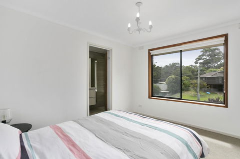 Fairhills - NEW LISTING, Beautifully Styled - Sunshine Coast Tourism 5