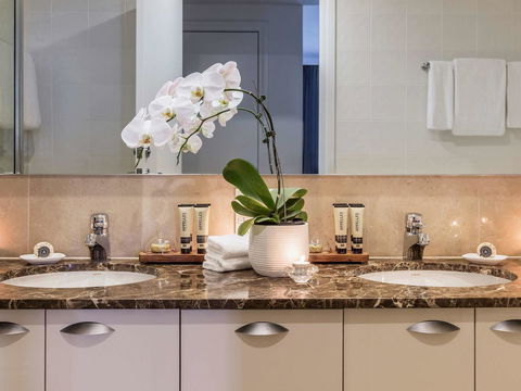 Quay West Suites Melbourne - Holiday Sunshine Coast 29