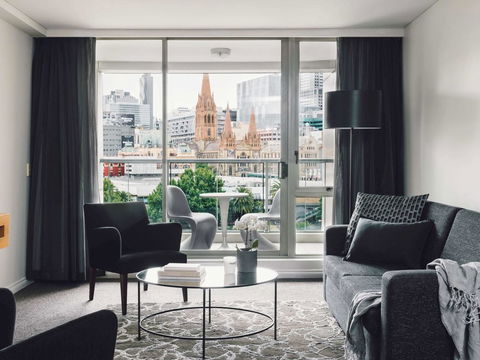 Quay West Suites Melbourne - Holiday Sunshine Coast 1