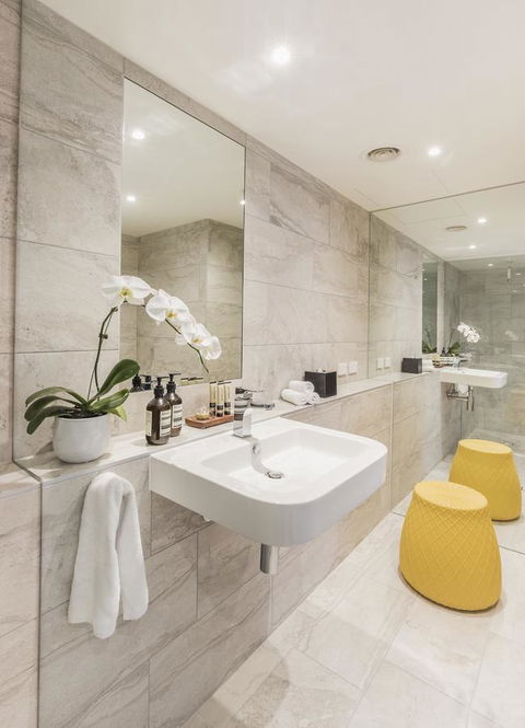 Quay West Suites Melbourne - Holiday Sunshine Coast 4
