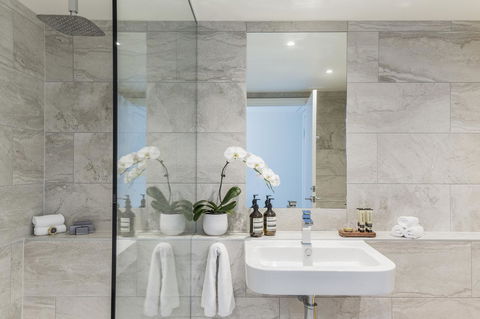 Quay West Suites Melbourne - Holiday Sunshine Coast 11