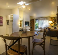 Bright Mystic Valley - Holiday Sunshine Coast