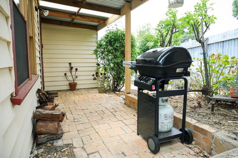 Miss Pym's Cottage - Sunshine Coast Tourism 3