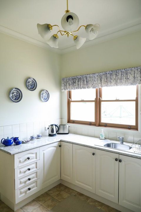 Miss Pym's Cottage - Sunshine Coast Tourism 27