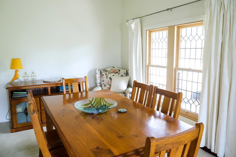 Miss Pym's Cottage - Sunshine Coast Tourism 36