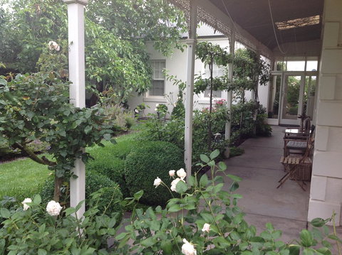 Camellia Cottage - Sunshine Coast Tourism 2