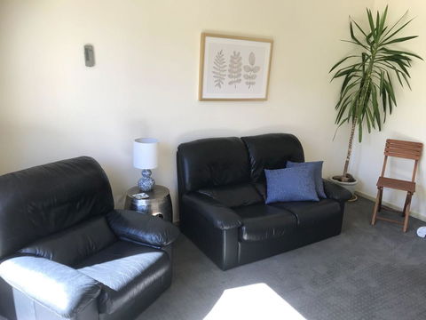 Lakeside Conti Villas - Sunshine Coast Tourism 13