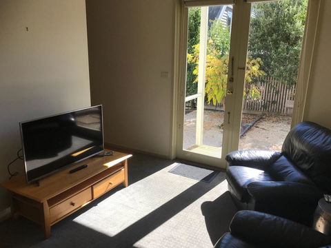 Lakeside Conti Villas - Sunshine Coast Tourism 11