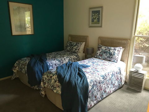 Lakeside Conti Villas - Sunshine Coast Tourism 7