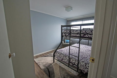 Stunning Waterfront Only 10 Minutes To Phillip Island - FREE EV UNIT 7kW For Electric Cars - Pet Friendly, Fireplace FREE WIFI Wine & Chocolates - Sunshine Coast Tourism 18