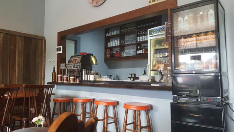 The Bears Went Over The Mountain - Sunshine Coast Tourism 3