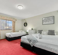 The Calzburg Guest Home - Sunshine Coast Tourism