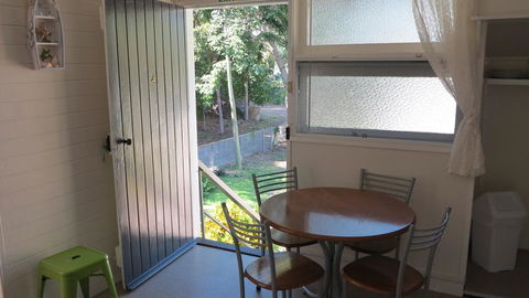 The Captain's Manor On Cook Unit 4 - Holiday Sunshine Coast 1