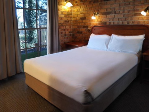 The Carrington Inn - Bungendore - Sunshine Coast Tourism 3