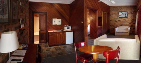 The Carrington Inn - Bungendore - Sunshine Coast Tourism 1