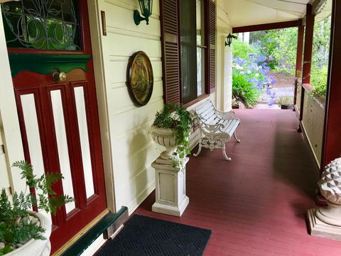 The Chalet Guesthouse And Studio - Sunshine Coast Tourism 0