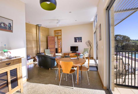 The Chocolate Lily Bed & Breakfast - Holiday Sunshine Coast 1