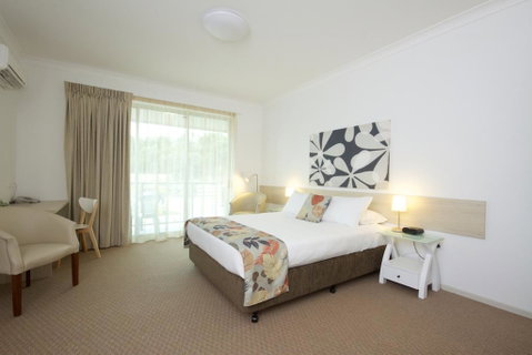 The Coast Motel - Sunshine Coast Tourism 3