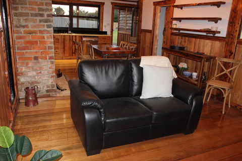 The Cottage - Sunshine Coast Tourism 2