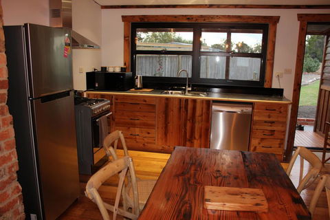 The Cottage - Sunshine Coast Tourism 1