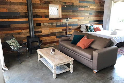 The Cottage - 58 Acre Farm Stay At Hanging Rock - Sunshine Coast Tourism 0