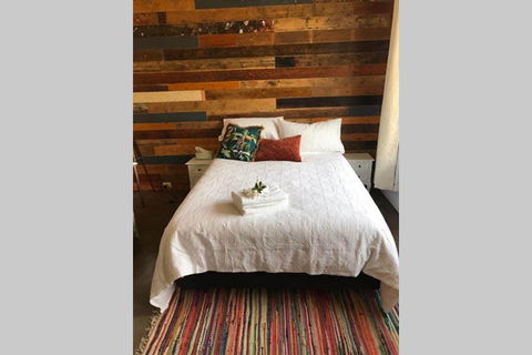 The Cottage - 58 Acre Farm Stay At Hanging Rock - Sunshine Coast Tourism 1