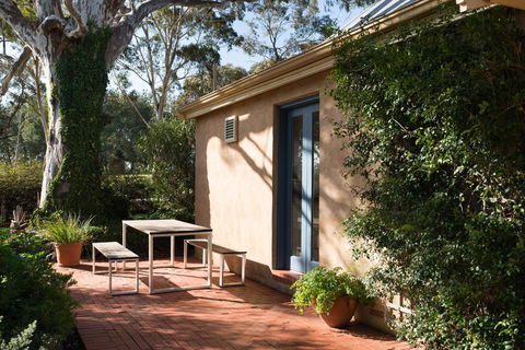 The Cottage At Riverside Farm - Sunshine Coast Tourism 3
