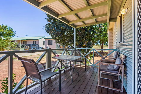 The Cove Holiday Village - Sunshine Coast Tourism 3