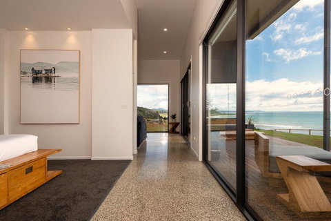 The Cove Tasmania - Sunshine Coast Tourism 2