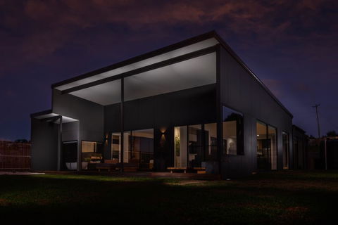 The Cove Tasmania - Sunshine Coast Tourism 0