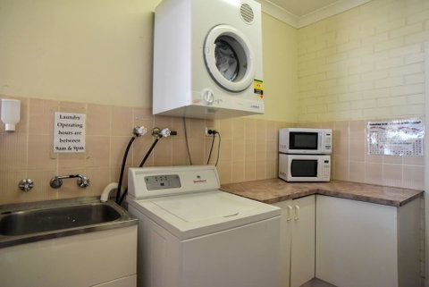 The Crossing Motel - Sunshine Coast Tourism 3