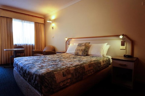 The Crossing Motel - Sunshine Coast Tourism 0