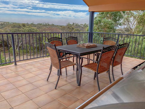 The Curly Seahorse - Holiday Sunshine Coast 2