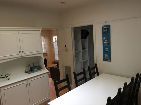The Cute Beach House - Holiday Sunshine Coast 3