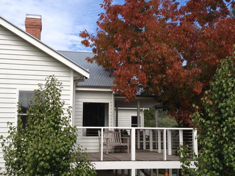 The Dacha - Sunshine Coast Tourism 1