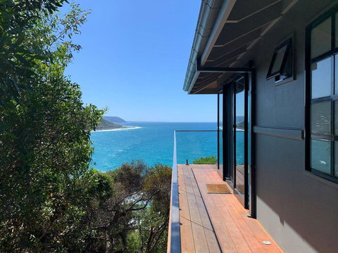 THE DECK HOUSE - A WYE RIVER ICON - Holiday Sunshine Coast 3