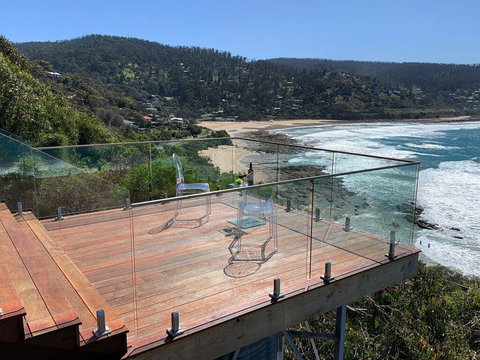 THE DECK HOUSE - A WYE RIVER ICON - Holiday Sunshine Coast 0