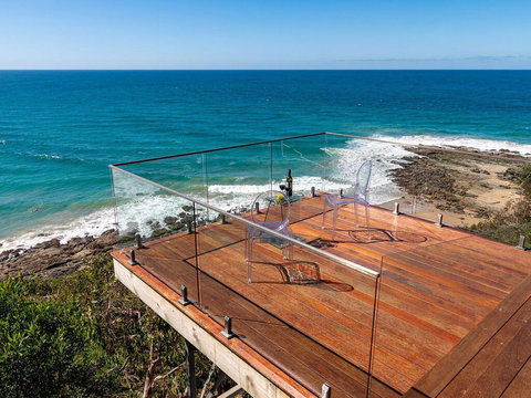THE DECK HOUSE - A WYE RIVER ICON - Holiday Sunshine Coast 1