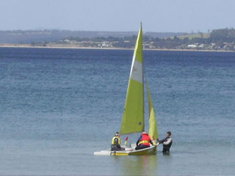 The Esplanade Kingston Beachfront - Sunshine Coast Tourism 3