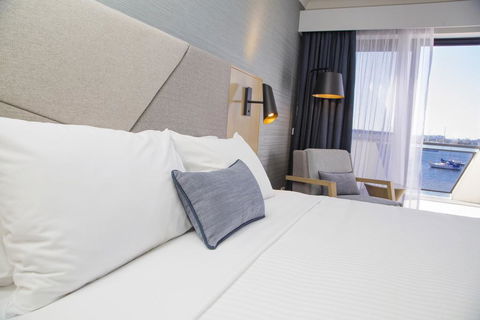 The Esplanade Motel - Sunshine Coast Tourism 2