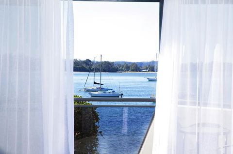 The Esplanade Motel - Sunshine Coast Tourism 1