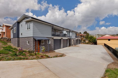 The Elements East - Jindabyne - Sunshine Coast Tourism 0