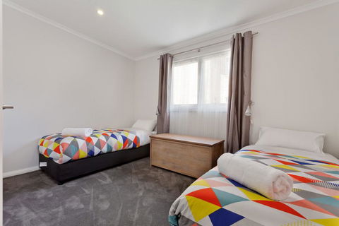 The Elements West - Jindabyne - Sunshine Coast Tourism 2