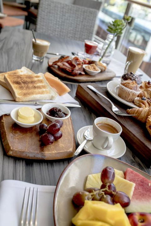 The Executive Inn, Newcastle - Sunshine Coast Tourism 3