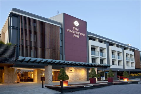 The Executive Inn, Newcastle - Sunshine Coast Tourism 1