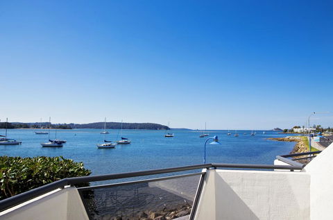 The Esplanade Motel - Sunshine Coast Tourism 3