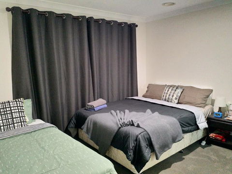 The Fawzi Holiday Home Perth - Holiday Sunshine Coast 2