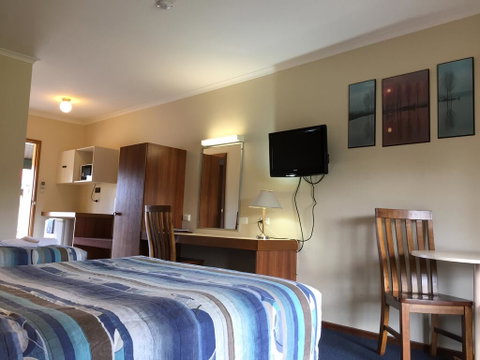 The Finley Palm Motor Inn - Sunshine Coast Tourism 1