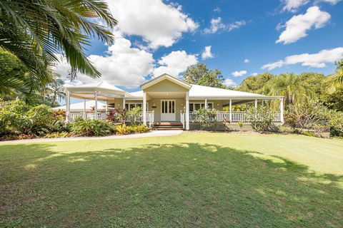 The Frangipani Farm - Holiday Sunshine Coast 1
